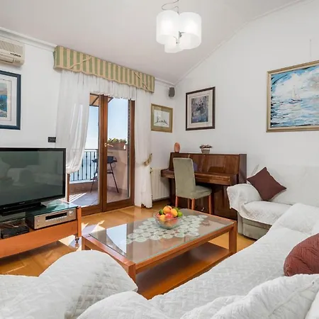Awesome In With House Sea View * Ičići