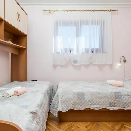 Apartment Awesome In With House Sea View Ičići