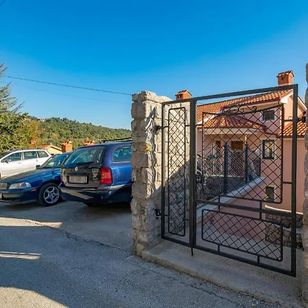 Awesome In With House Sea View